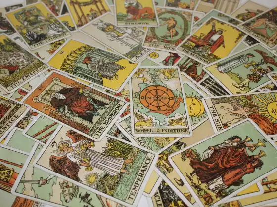 Tarot 101: Understanding Tarot
