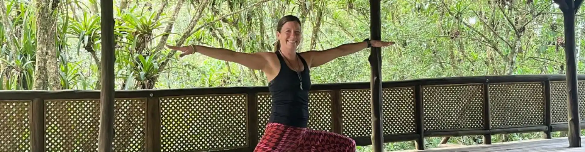 Kelas Yoga Dalam Talian: Amalan Hatha di Hutan - Online Class by Maria Joyner